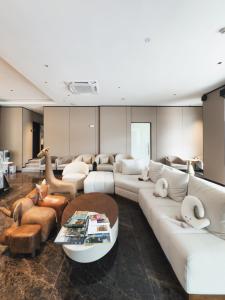 Χώρος καθιστικού στο Moon Hotel