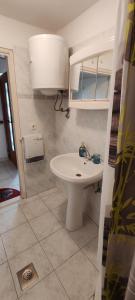 Et badeværelse på Aenona Heritage House + 54 billeder