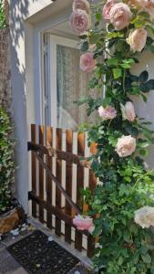 Aed väljaspool majutusasutust Gîte 3 étoiles avec jardin et calme, 3 min de la Ferté-sous-Jouarre, 40 min de Paris en TER