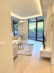 Galería fotográfica de Durres Currila Beach RESORT White Hill en Durrës