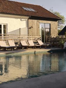 Bazén v ubytování Hotell Persnäs nebo v jeho okolí + 37 fotografií