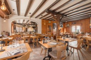 Restaurace v ubytování Mazot Zermatt + 33 fotografií