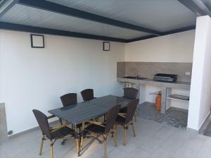 Kuchyň nebo kuchyňský kout v ubytování House Monte Cherpo