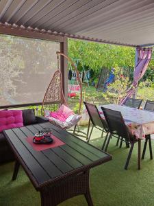 Vonkajšia záhrada v ubytovaní Apartment near centar for 2+1 at Pula, with garden and free parking + 19 fotografií