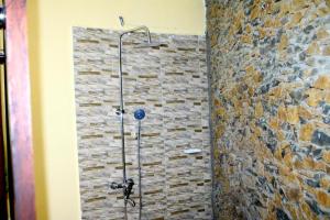 Et badeværelse på Emanyatta Lodge