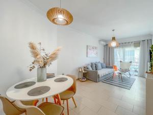 Posedenie v ubytovaní Traveler Home 85m2 Private Parking Next to Center