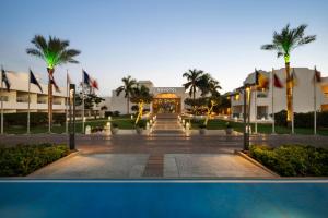Бассейн в Hotel Novotel Sharm El-Sheikh или поблизости +191 фотография