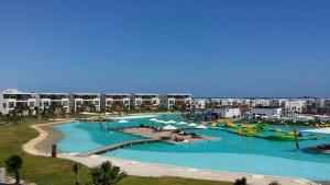 Bazén v ubytování amwaj, 3bedroom chalet, sea view nebo v jeho okolí