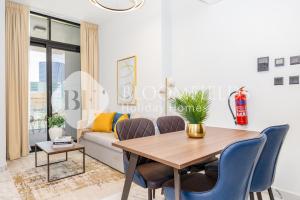 Posezení v ubytování Bloomfields Elegant 1Br in Al Maryah Island