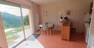 Nespecifikovaný výhled na hory nebo výhled na hory při pohledu z apartmánu + 18 fotografií