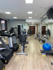 Fitness centrum a/nebo fitness zařízení v ubytování Flat Higienópolis Com Varanda