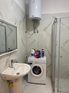 Ένα μπάνιο στο Giti Apartments Durres +28 φωτογραφίες