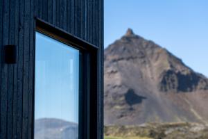 Uma vista geral da montanha ou uma vista da montanha a partir do aparthotel