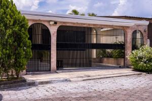 Το κτήριο όπου στεγάζεται  η παραθεριστική κατοικία