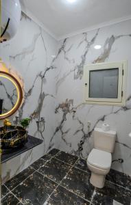 Ένα μπάνιο στο Madares sweet home appartment +8 φωτογραφίες