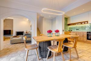 Posezení v ubytování Agios Stefanos Bay - Villa Dimitris + 43 fotografií