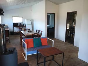 Η κουζίνα ή μικρή κουζίνα στο Runa, Marcos de los Reyes villa serrana +19 φωτογραφίες