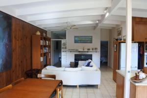 Kuchyň nebo kuchyňský kout v ubytování Australian Beach and Sea Haven managed by Batemans Bay Accom