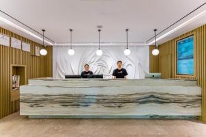 Επισκέπτες που μένουν στο Hangzhou West Lake Hubin Yintai Atour Hotel