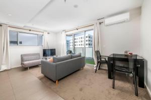 Gallery image of Chic 1-Bedroom Retreat in Greenway in Tuggeranong