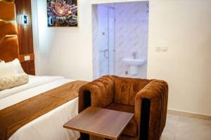 Giường trong phòng chung tại Hilton Euphoria Hotel
