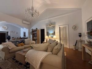 TV a/nebo společenská místnost v ubytování Celestial Dew Guesthouse in Tyalgum