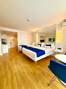 Postel nebo postele na pokoji v ubytování Luxury Batumi Hotel