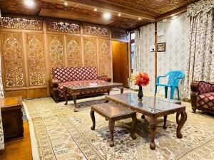 Hayat Group of houseboats的休息区