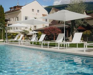 Bazén v ubytování Hotel Traube nebo v jeho okolí