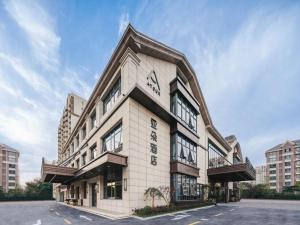 Bangunan di mana terletaknya hotel