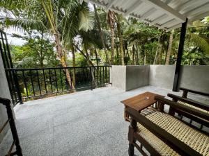 Balkón nebo terasa v ubytování Brinkhouse Guesthouse , Unawatuna beach