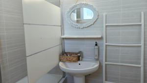 Koupelna v ubytování Narges Hotel