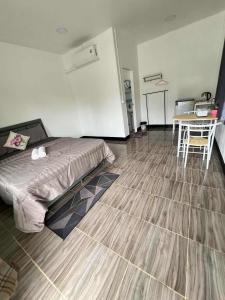 Posezení v ubytování พราวด์รีสอร์ท ศรีเทพ