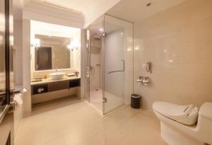 Koupelna v ubytování La Sapinette Hotel Dalat