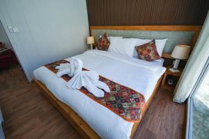 صورة لـ The Consorts Hotels & Resorts HUNZA ATTABAD LAKE في هنزه
