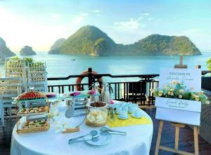 Příroda nedaleko ubytování na lodi + 38 fotografií