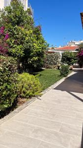 Um jardim em Alkistis House