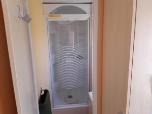 Koupelna v ubytování Camping le Convivial Mobil home 2 chambres 24m2