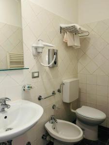 A bathroom at Hotel Giardinetto Al Sant'Orsola