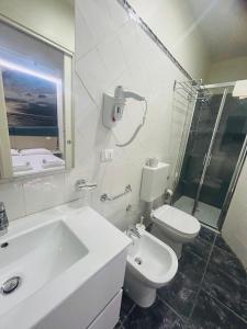A bathroom at Hotel Giardinetto Al Sant'Orsola