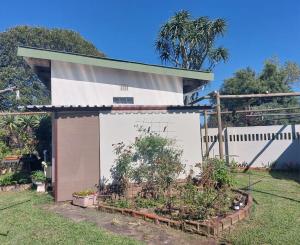 Κήπος έξω από το Apartment in Howick