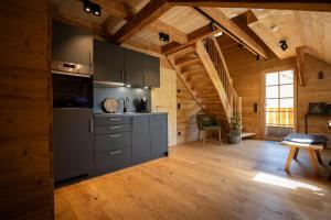 Kuchyň nebo kuchyňský kout v ubytování Schwarzwald Chalet -Wilde Rench-
