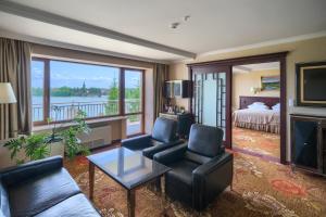Posteľ alebo postele v izbe v ubytovaní Hotel Gołębiewski Mikołajki