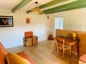 Zdjęcie z galerii obiektu Maison de charme sur le plateau du Vercors au calme dans un véritable écrin de verdure w mieście Engins