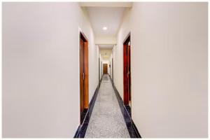 Fotografie z fotogalerie ubytování SEA VIEW HOTEL New BR Puri, Near Temple & Sea beach, Spacious and Fully Air Conditioned Rooms with BREAKFAST wifi, Restaurant and Parking - BEST HOTEL IN PURI v destinaci Purí