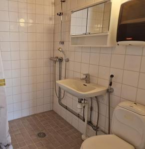 Koupelna v ubytování DB Hostel