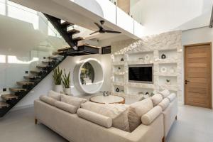 Χώρος καθιστικού στο Spacious 3 bedroom villa - Walk to the beach