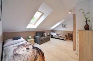 Część wypoczynkowa w obiekcie Ekskluzywny Apartament Sun Seasons 24 w Karpaczu by Noclegi Renters