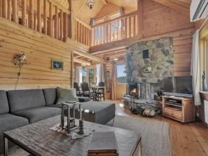 TV a/nebo společenská místnost v ubytování Holiday Home Knutebu by Interhome