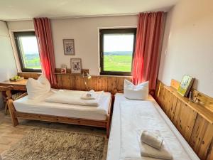 Postel nebo postele na pokoji v ubytování Apartment Bergliebe - G 103 by Interhome + 37 fotografií